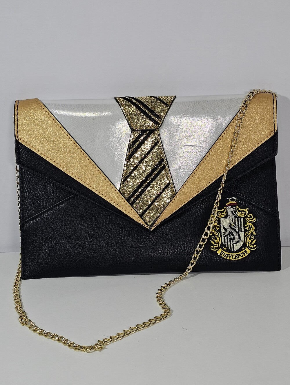 Danielle Nicole x Harry Potter Hufflepuff Uniform Clutch Gold Chain